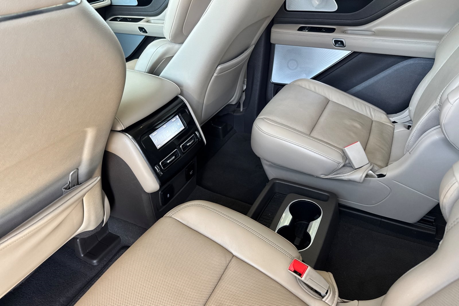 Vehicle image 14 of 54