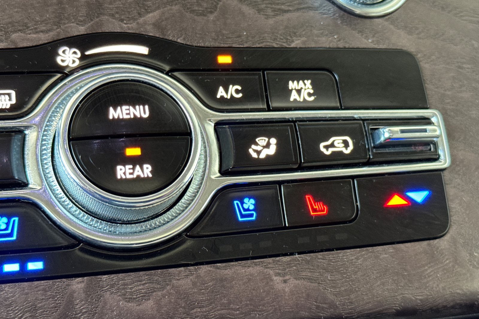 Vehicle image 31 of 54