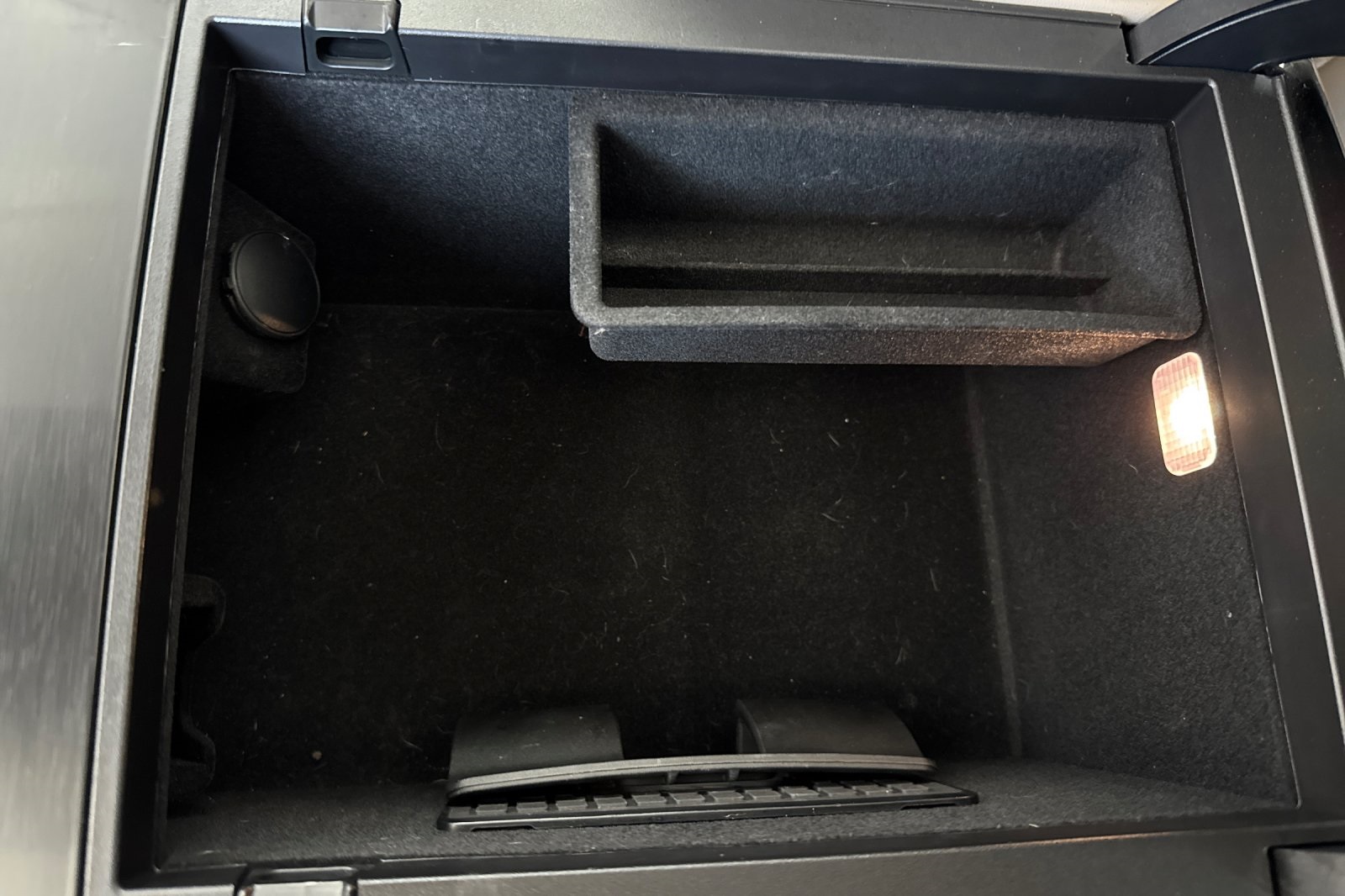 Vehicle image 33 of 54