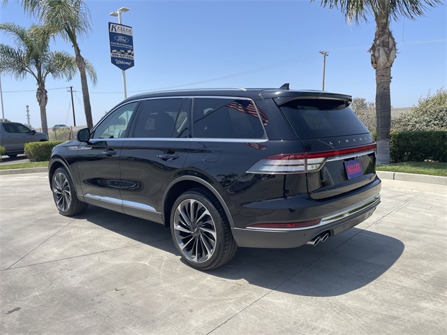 Vehicle image 8 of 36