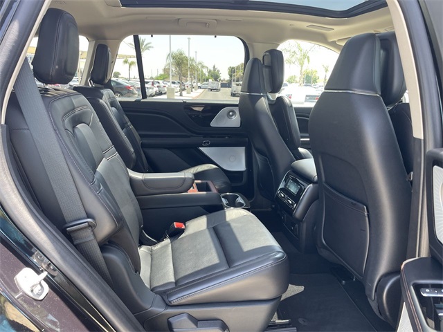 Vehicle image 28 of 36