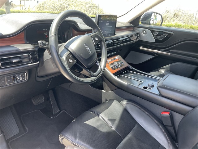 Vehicle image 10 of 36