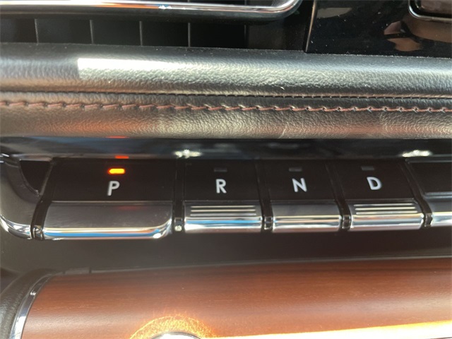 Vehicle image 16 of 36