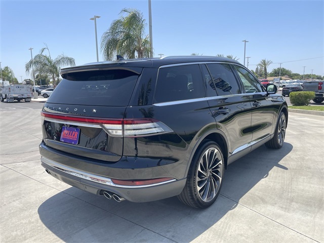 Vehicle image 6 of 36