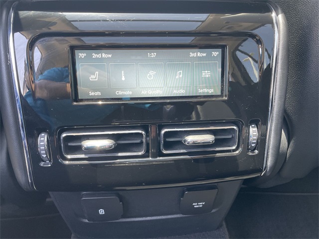 Vehicle image 21 of 36