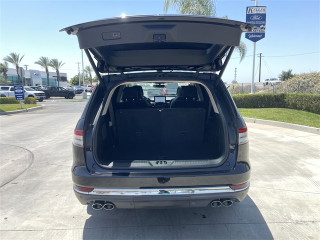 Vehicle image 27 of 36