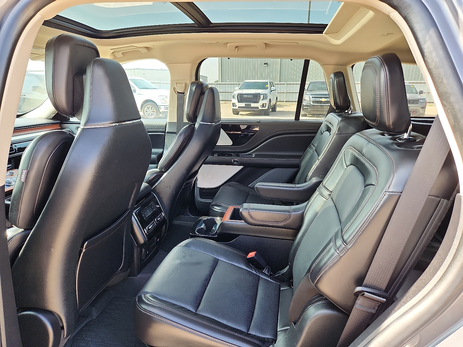 Vehicle image 9 of 20