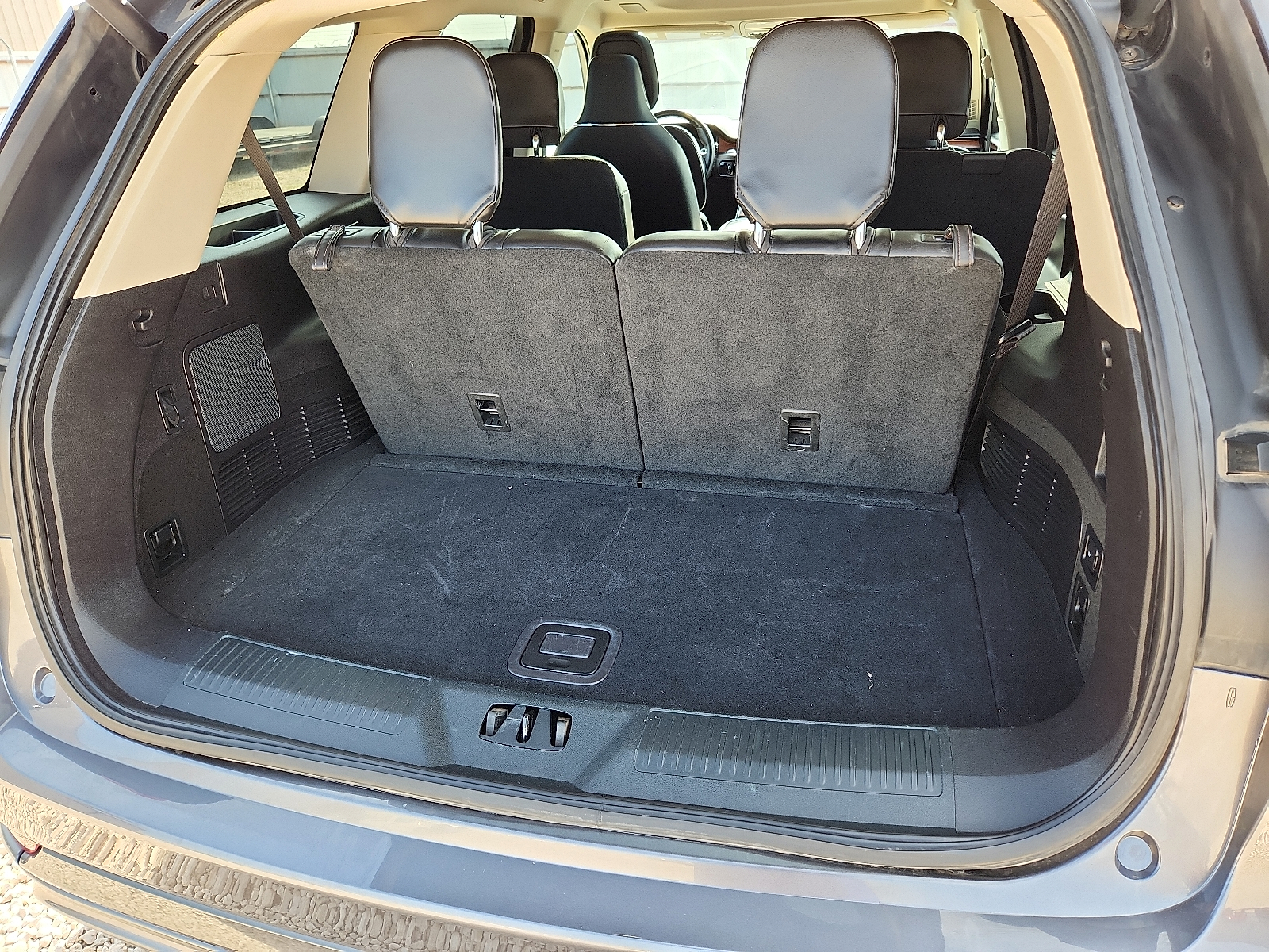 Vehicle image 8 of 20