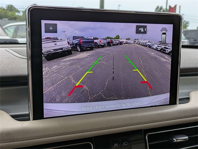 Vehicle image 19 of 30