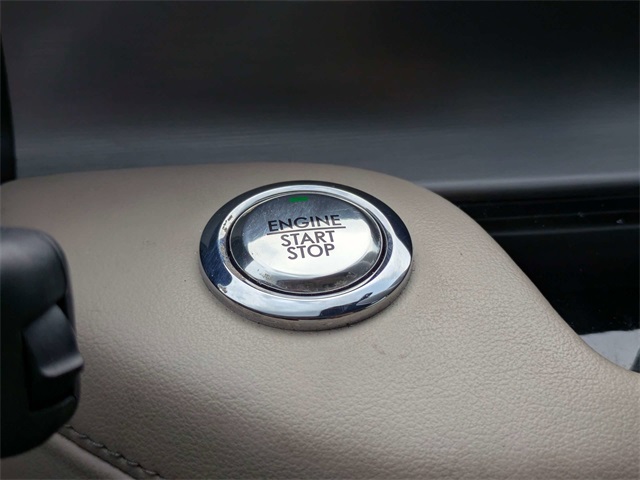 Vehicle image 24 of 30