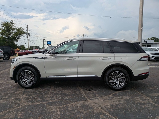 Vehicle image 9 of 30