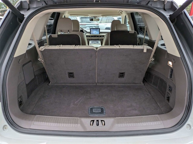 Vehicle image 11 of 30