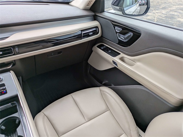 Vehicle image 16 of 30