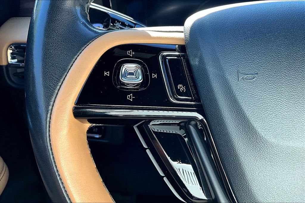 2021 Lincoln Corsair Reserve Image 24 of 34