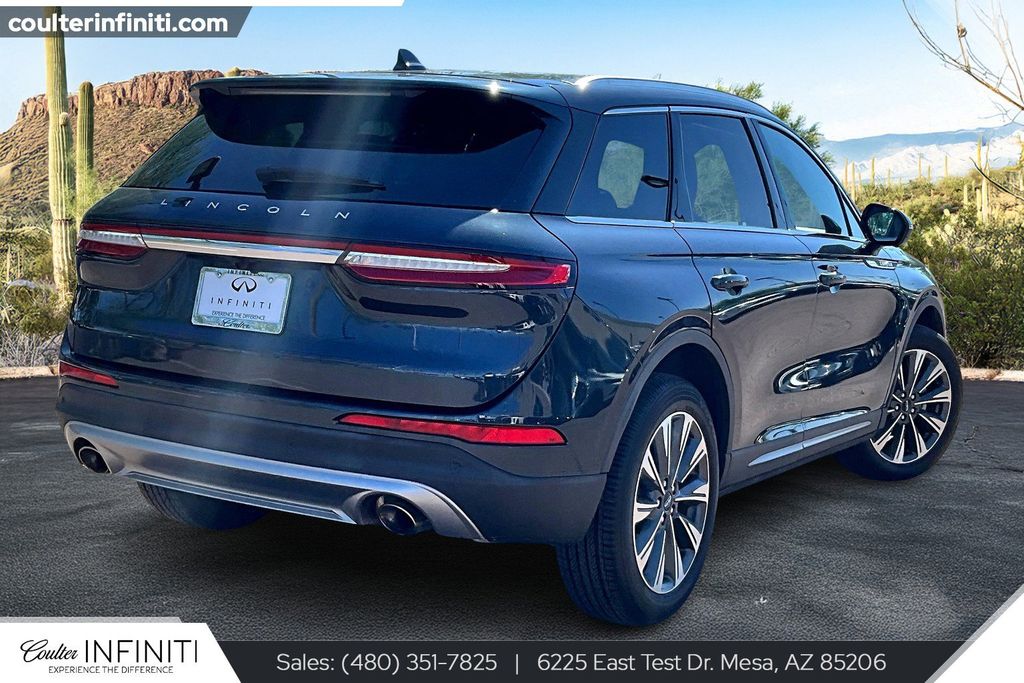 2021 Lincoln Corsair Reserve Image 4 of 34