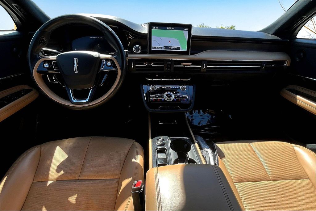 2021 Lincoln Corsair Reserve Image 16 of 34