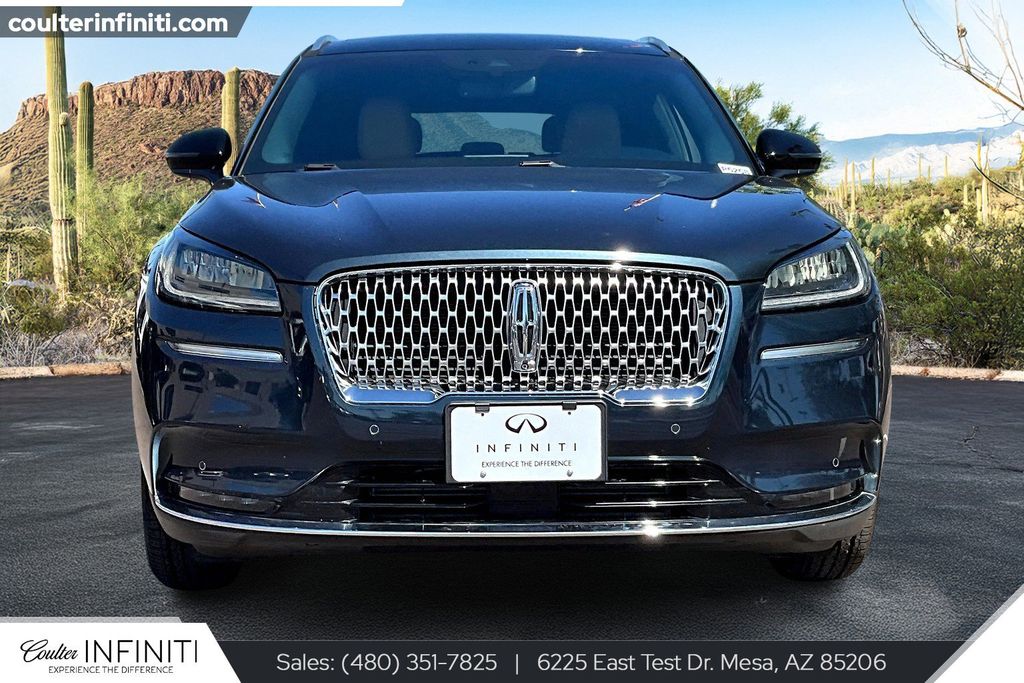 2021 Lincoln Corsair Reserve Image 2 of 34