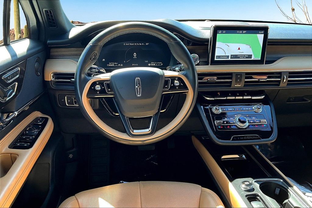 2021 Lincoln Corsair Reserve Image 17 of 34