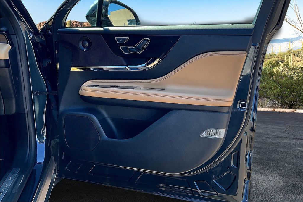 2021 Lincoln Corsair Reserve Image 31 of 34