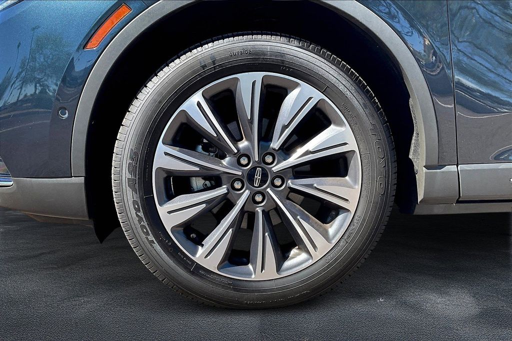 2021 Lincoln Corsair Reserve Image 9 of 34