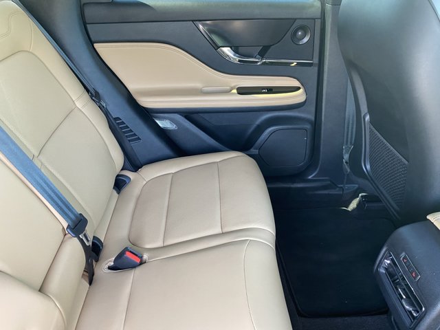 2021 Lincoln Corsair Reserve Image 12 of 36