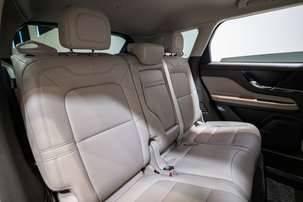 2021 Lincoln Corsair Standard Image 9 of 33