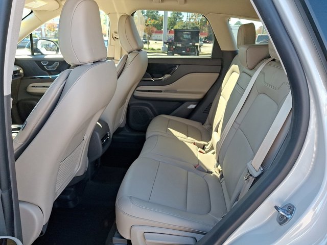 2021 Lincoln Corsair Standard Image 11 of 30