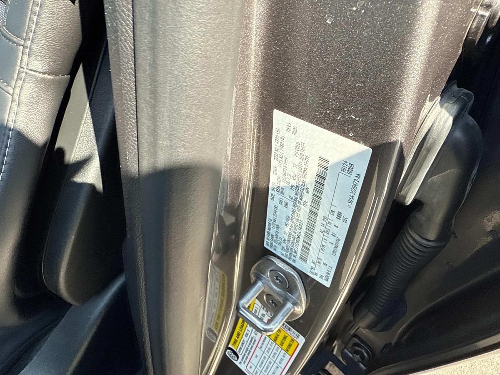 Vehicle image 25 of 33