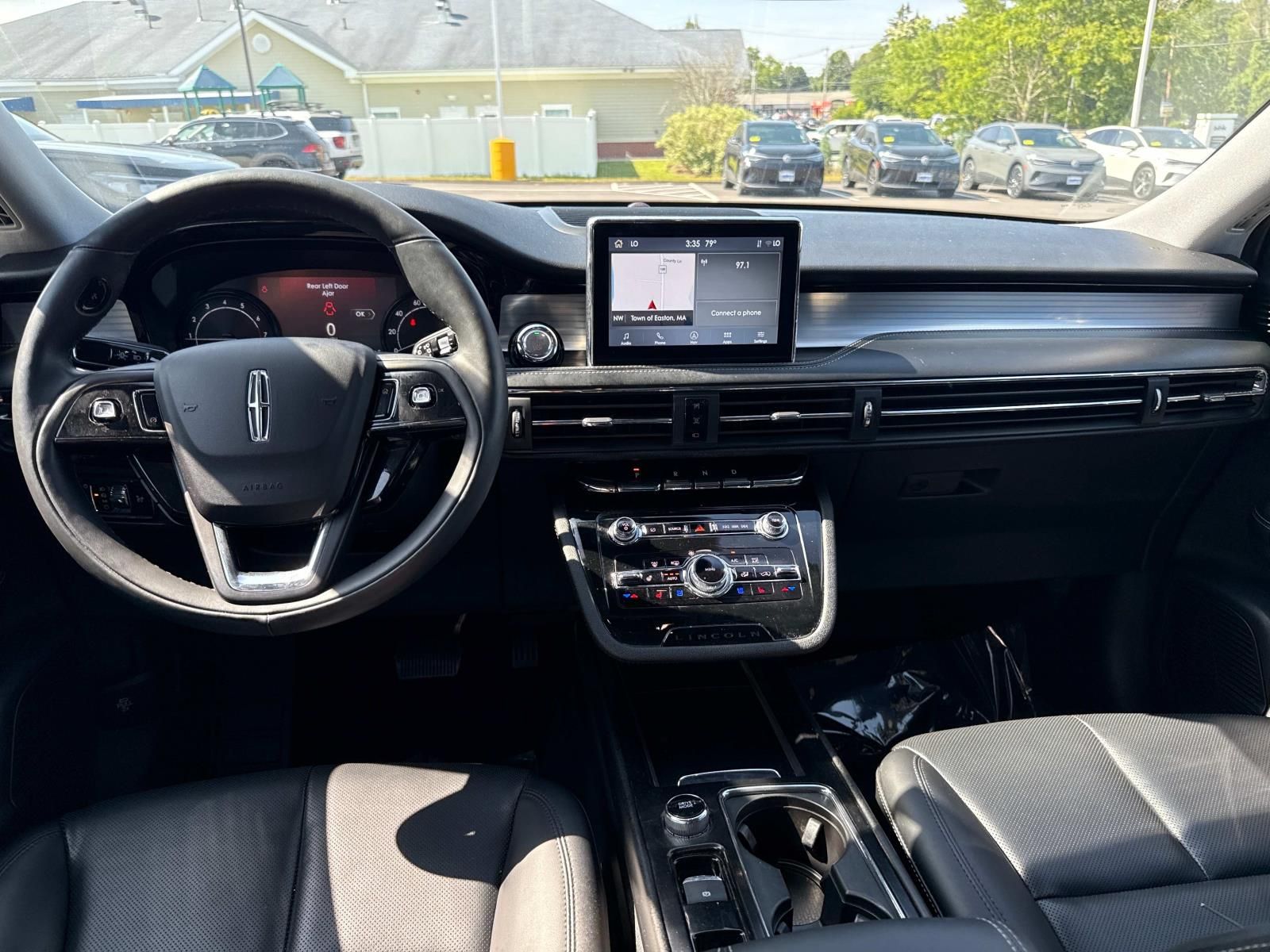 Vehicle image 14 of 33