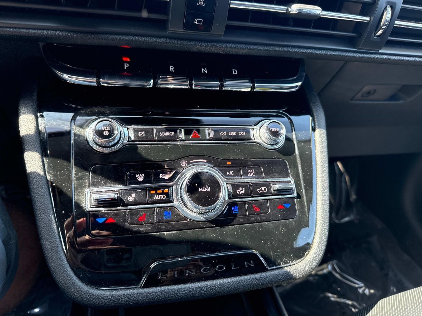 Vehicle image 31 of 33