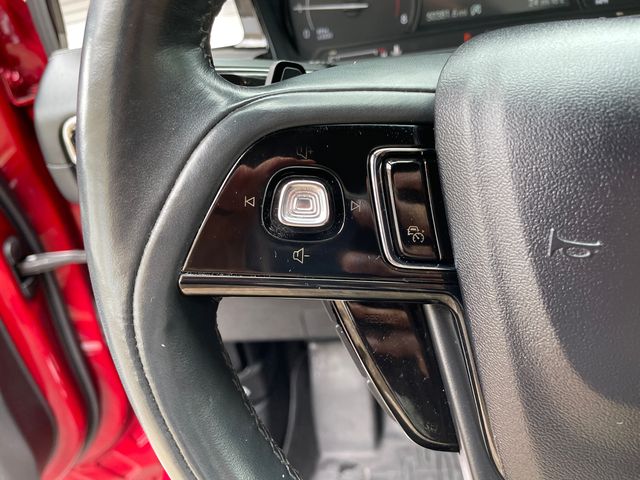 Vehicle image 28 of 40