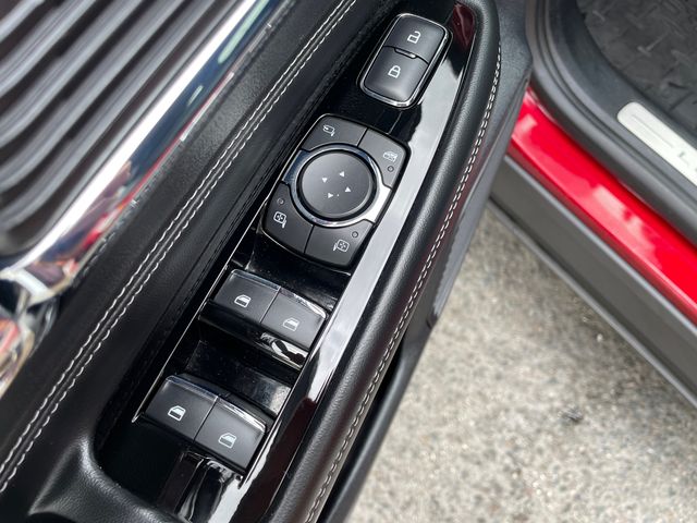 Vehicle image 23 of 40