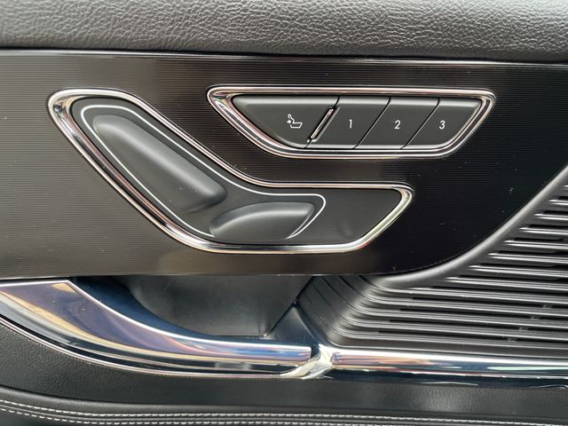 Vehicle image 24 of 40