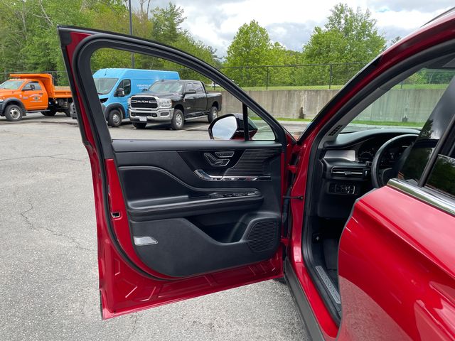 Vehicle image 22 of 40