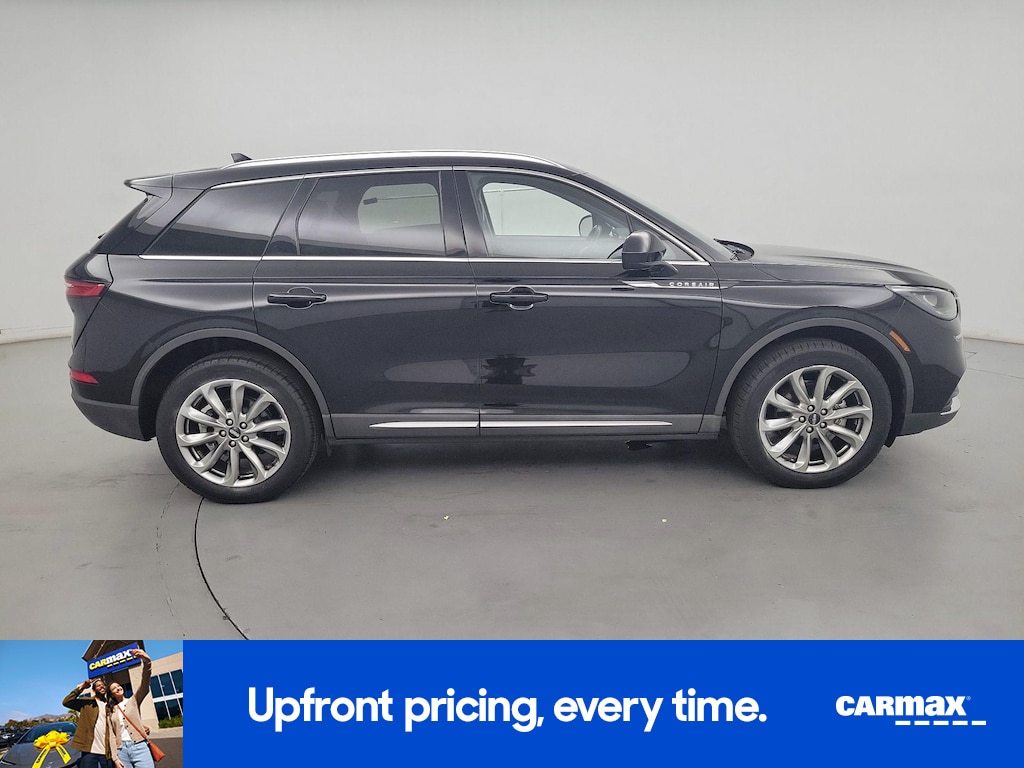 2021 Lincoln Corsair Standard Image 4 of 28