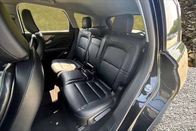 Vehicle image 12 of 33