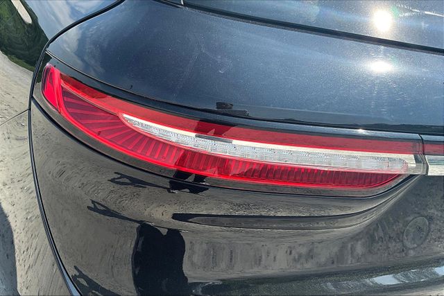 Vehicle image 8 of 33