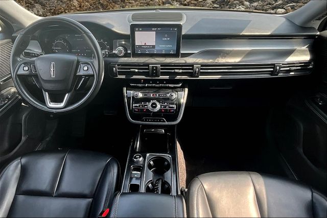 Vehicle image 15 of 33
