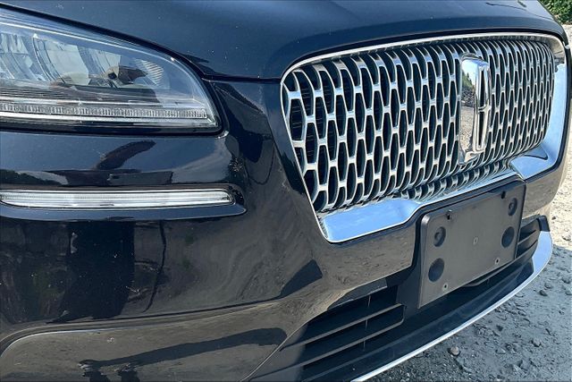 Vehicle image 23 of 33