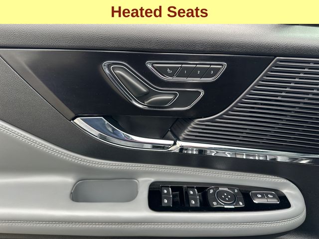 Vehicle image 10 of 21
