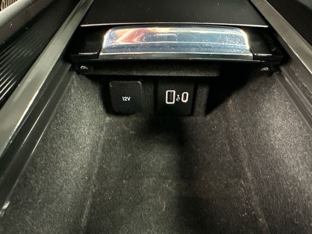 Vehicle image 20 of 21