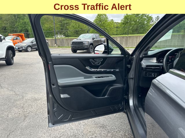 Vehicle image 7 of 21
