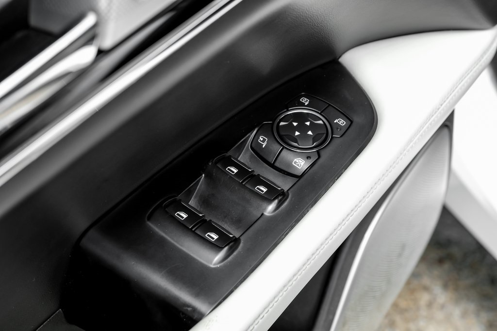 Vehicle image 62 of 68