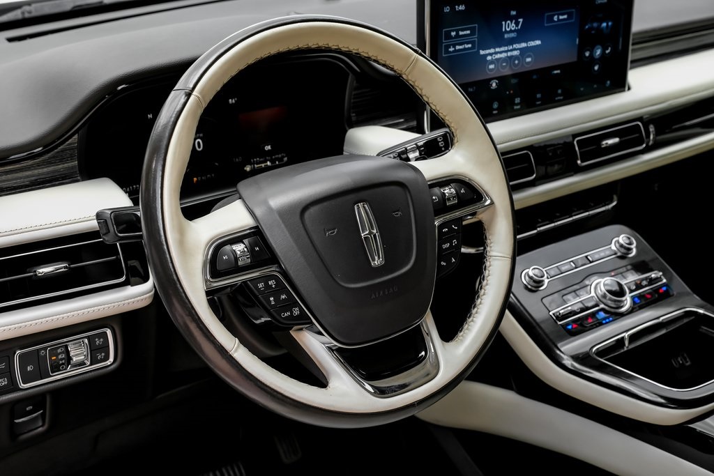 Vehicle image 38 of 68