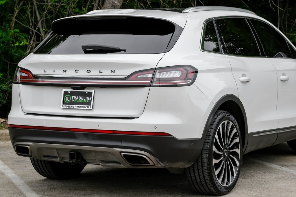 Vehicle image 13 of 68