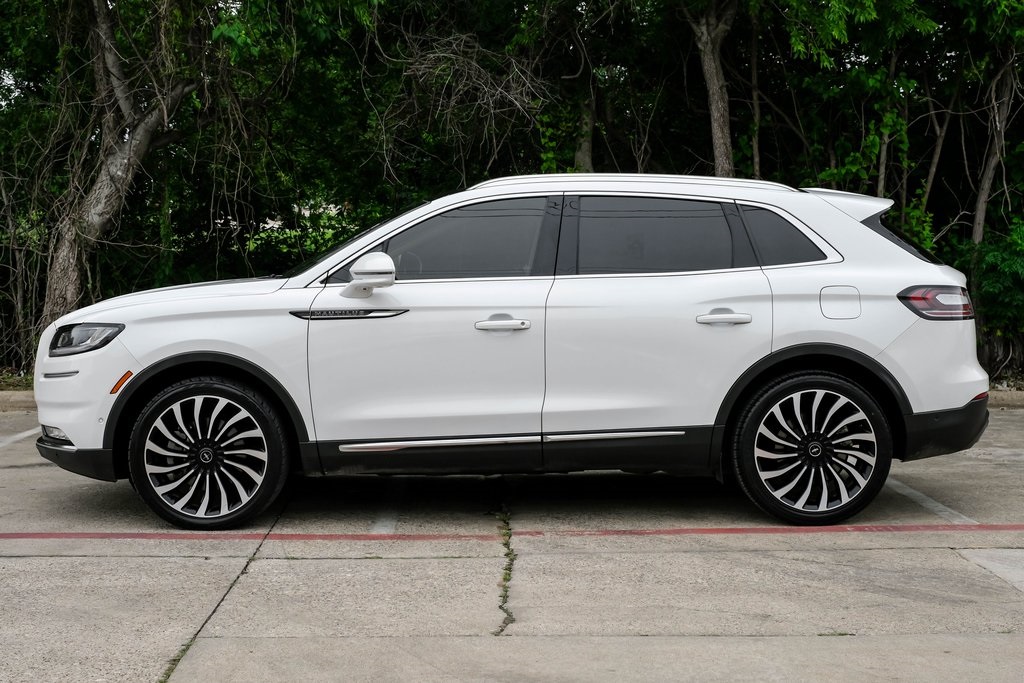 Vehicle image 21 of 68