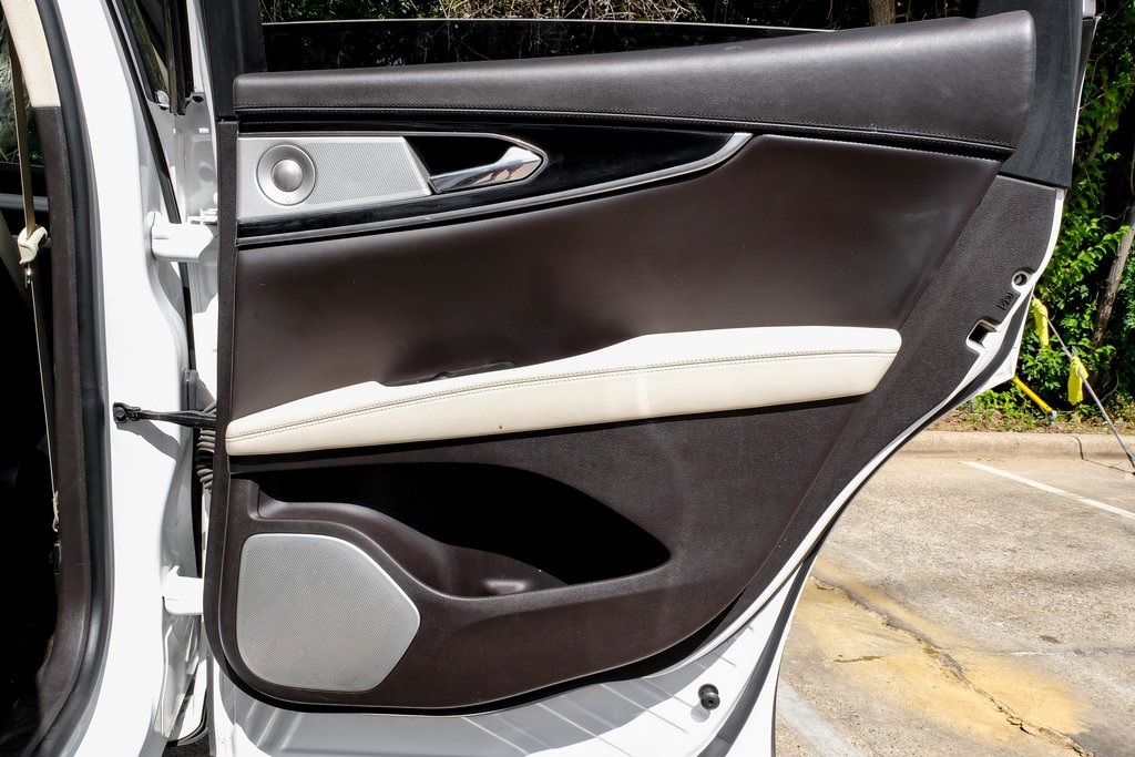 Vehicle image 53 of 68