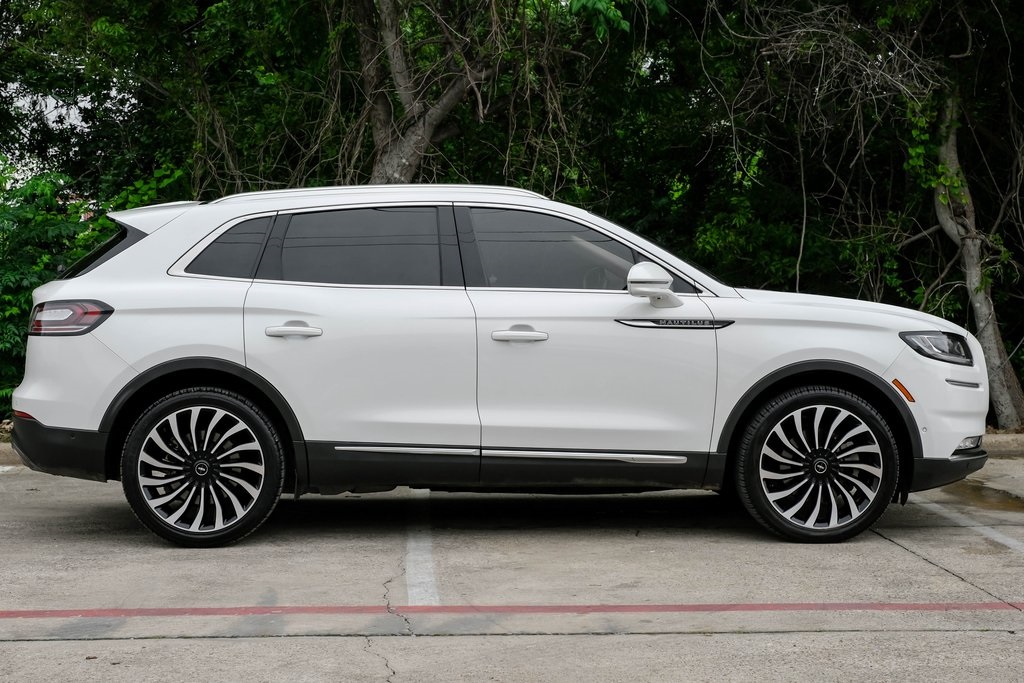 Vehicle image 9 of 68