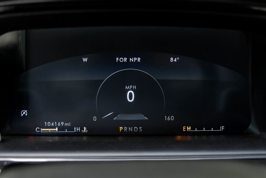 Vehicle image 40 of 68