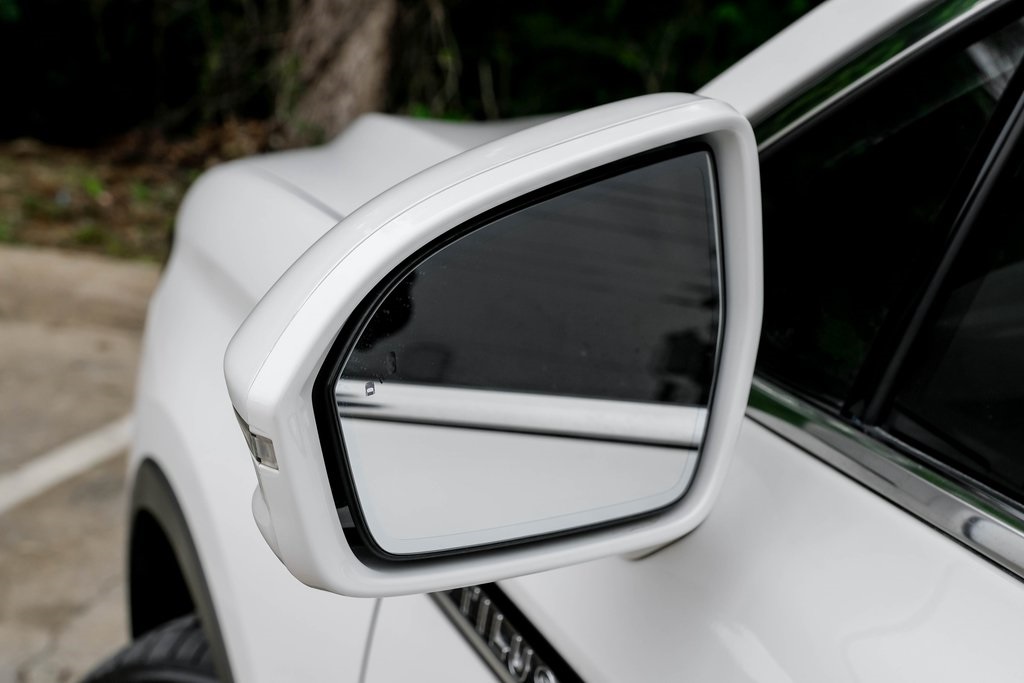 Vehicle image 64 of 68